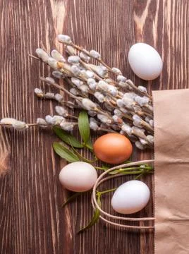 Willow and Easter eggs Stock-Fotos