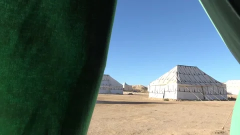 Wind blowing at camp site, Cap Tafarit, Mauritania Vídeo Stock 147910107