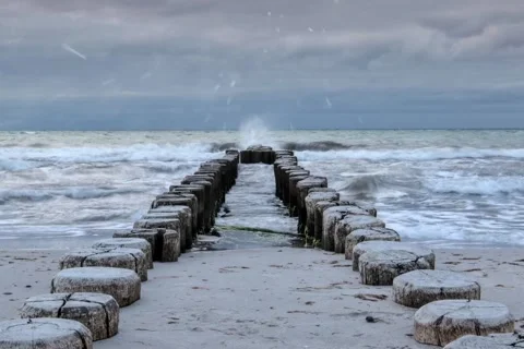 The wind blows the rain on the seashore Stock Footage 202435433