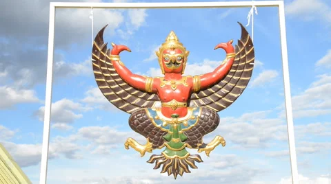 Wind blows statue garuda. Video stock 50133823