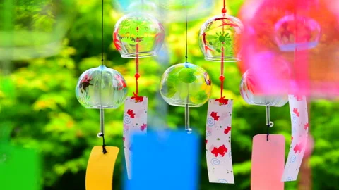 The Wind Chimes Reflecting in the Red Maple Leaves Видео 330743113