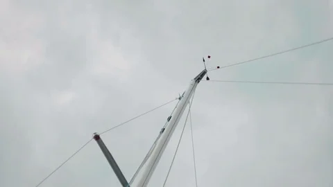 Wind direction and speed devices on top of sailing yacht mast Stock-Footage 78028821