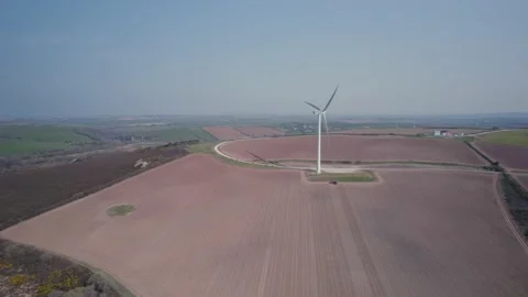 Wind Farm and fields from a drone, Cornwall, England 動画素材 172557332