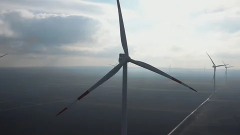 Wind generators in the plain 库存影片 260606742