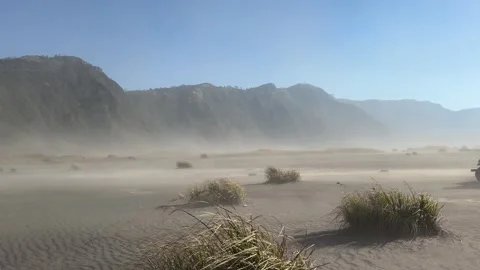 Wind Gust Blowing Sand at Mount Bromo Caldera, East Java, Indonesia Vidéo 342686351