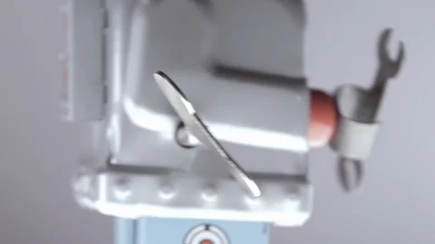 Wind-up Tin Toy Robot Exits Left to Right Vídeos de archivo 87648386