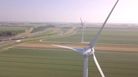 Wind Turbine 2.4 Video stock 127889599