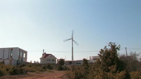 Wind turbine. Autonomous house. 库存影片 10834530