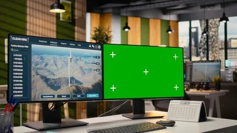 Wind turbine CAD design software on green screen computer Foto stock
