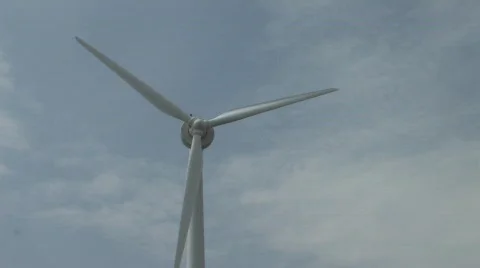 Wind Turbine on a Clear Day 스톡 동영상 705853