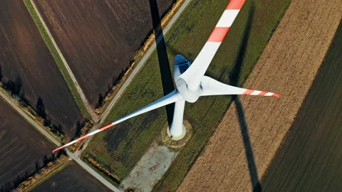 Wind turbine farm on fields Video stock 140633818