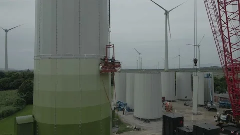 Wind Turbine Tower Construction To Generate Renewable Energy Stockbeeldmateriaal 153231750