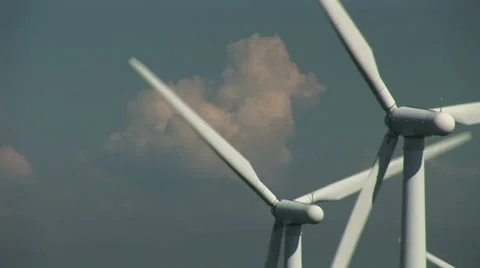 Wind turbines and clouds Vidéo 29791982