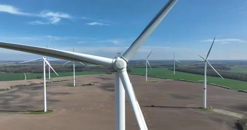 Wind turbines, clean energy, wind turbines, green landscape, energy transistion Vídeos de archivo 307754108