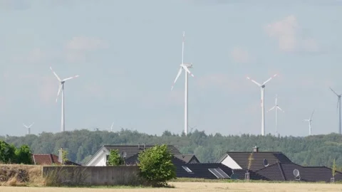 Wind Turbines Long Pan Shot 库存影片 346371230