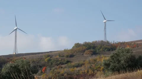 Wind turbines moved by the wind 库存影片 142534555