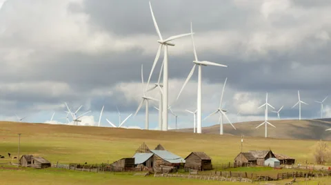 Wind Turbines on Open Terrain with Cattle Grazing in Goldendale WA Clouds 스톡 동영상 37618427