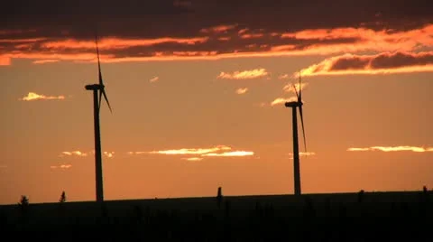 Wind Turbines in Sunset Vídeos de archivo 12589844