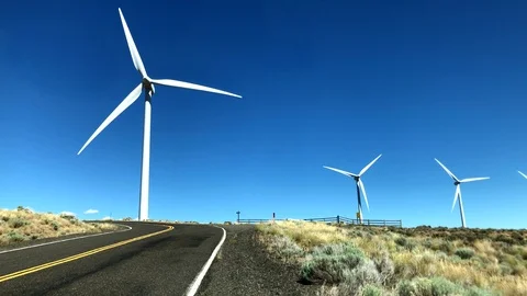 Wind Turbines | Wind Farm | Windmills in Ellensburg Washington USA 動画素材 105932357