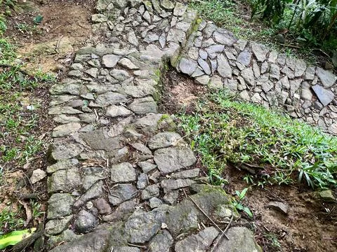 Winding path on the edge of a cliff Stock-Fotos