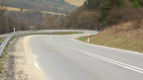 Winding road in Polish mountains. 스톡 동영상 62182154