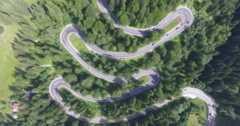 Winding road trough the forest in the mountains Video stock 78000498