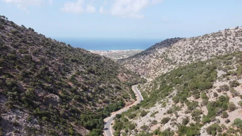 Winding road in the valley Video stock 170587737