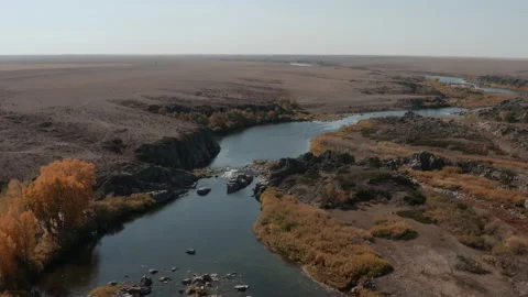 Winding rocky river 스톡 동영상 238793662