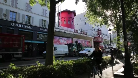Windmill blades fall from Paris' iconic Moulin Rouge, París, FR - 25 Apr 2024 Stock Footage 273753597