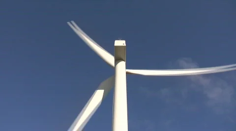 Windmill on blue sky 库存影片 532779