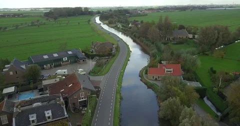 Windmill in Dutch typical landscape Vídeos de archivo 81537727