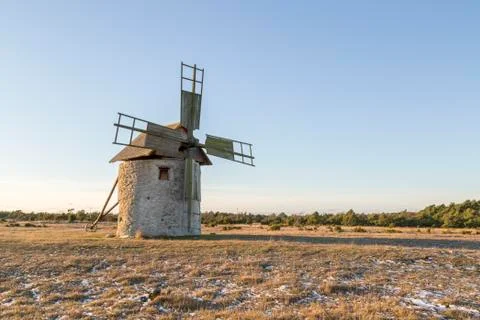 Windmill in Field Stock-Fotos