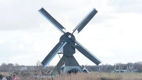 Windmill of kinderdijk , netherlands 库存影片 103098006