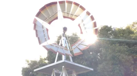Windmill in the sunlight Video stock 40545250