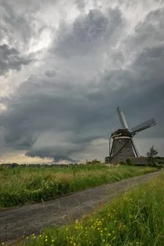 Windmill with Thunderstorm Foto stock