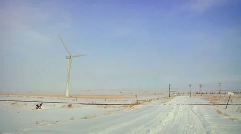 Windmill Turbine Spinning in the Wind as an Alternative Energy Source Video stock 2682205