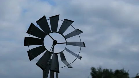 Windmill turns Stockbeeldmateriaal 219868272