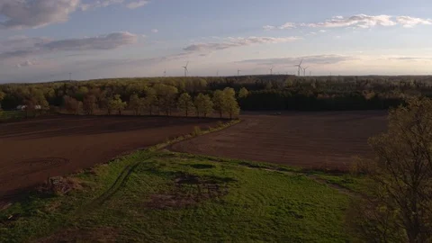 Windmills in the distance  Vídeo Stock 79037500