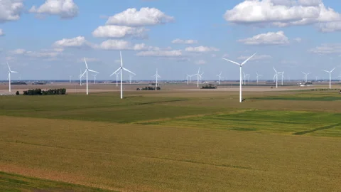 Windmills in Farmland 動画素材 289784014