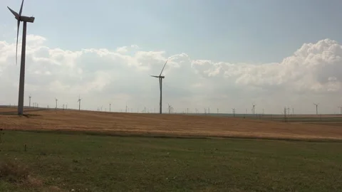 Windmills on the field Stockbeeldmateriaal 134026277