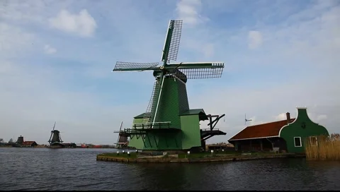 Windmills in Holland 스톡 동영상 3763926