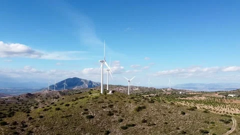 Windmills rotating in Spanish wind farm aerial view of wind mill 库存影片 158541664