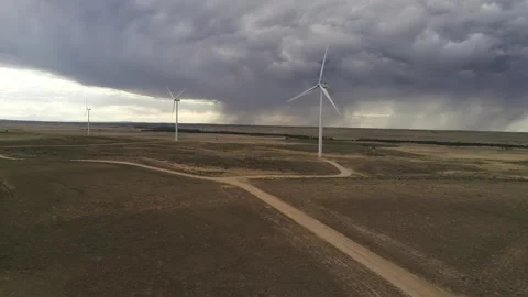 Windmills with stormy sky 動画素材 250352207