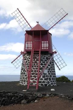  Windmühle, Insel Pico, Azoren, Portugal Windmühle, Insel Pico, Azoren, Po. Stock Photos