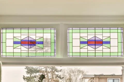 Window of building with ornamental elements Foto stock