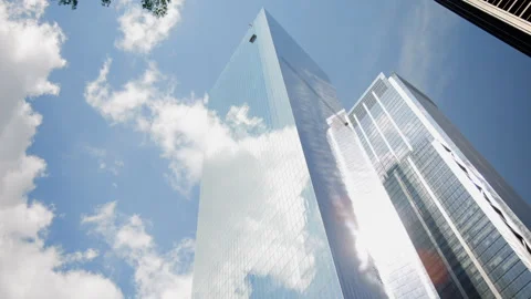 Window cleaner on a skyscraper in New York in beautiful weather with a clear Stock Footage 274528251