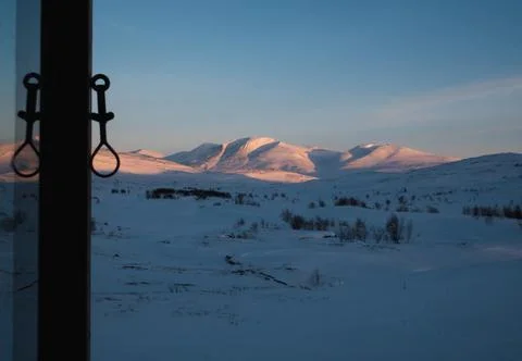 Window to the mountains Foto stock