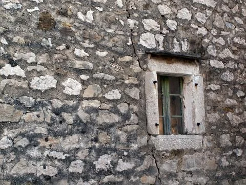 Window on old stone house Stock-Fotos