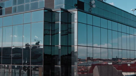 Window reflection of Saint Stephen Basilica 動画素材 131375459