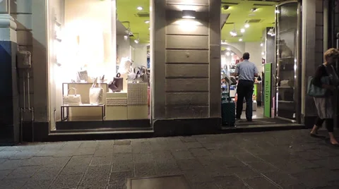 Window shoppers Video stock 30181647